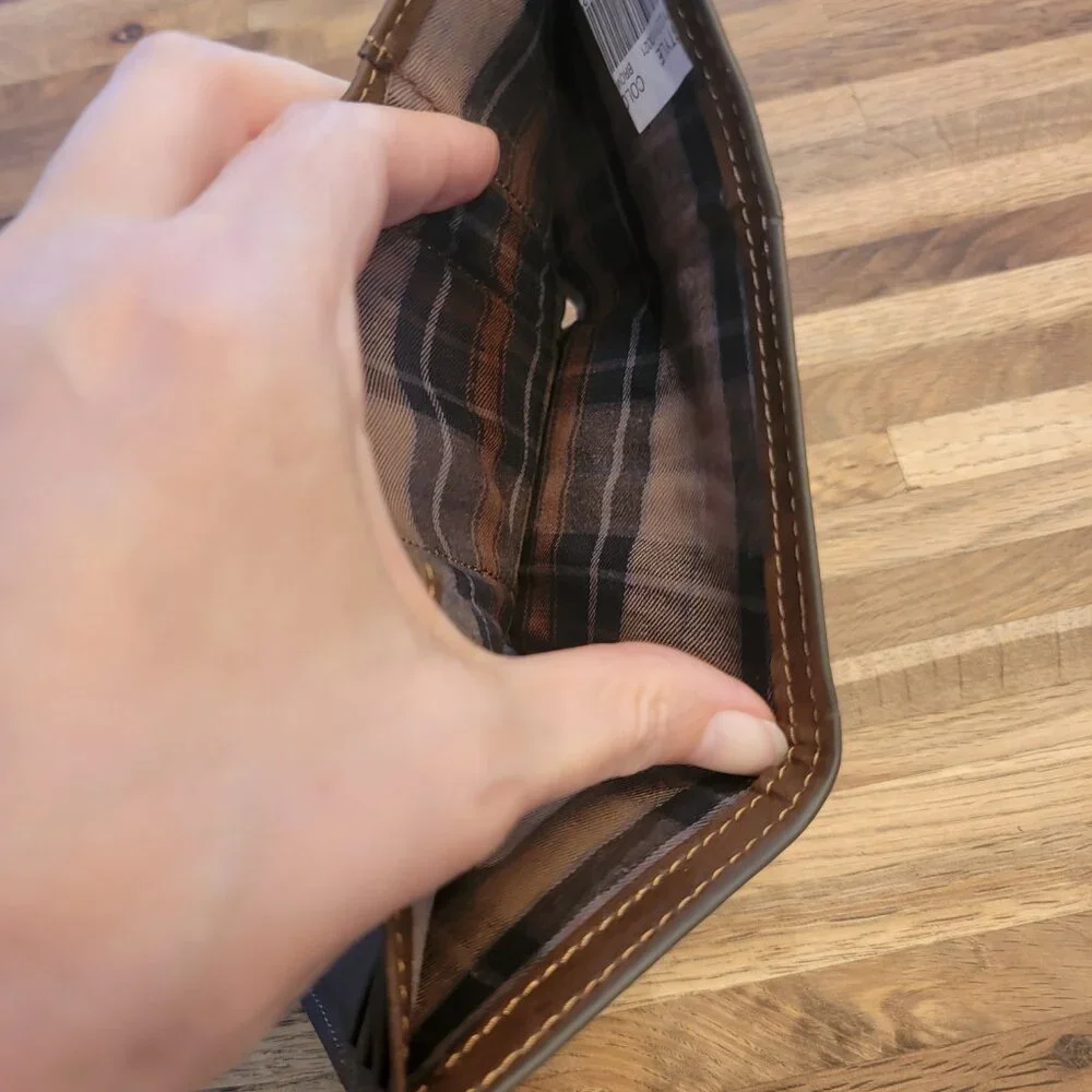 Columbia RFID Extra Capacity Trifold Wallet - Brown